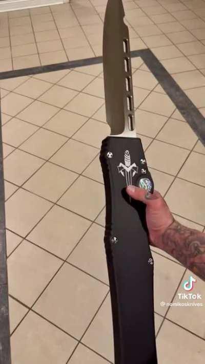 guy pulls this out in a knife fight. wyd?