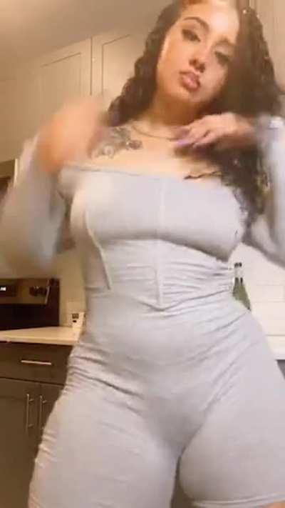 SO MOTHERFUCKING THICC