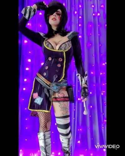 I've cosplayed all 6 of Moxxis outfits so I did the thing!
