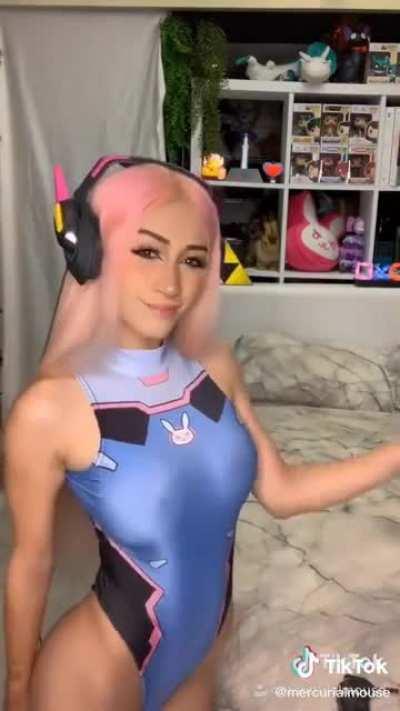 Meec D. Va cosplay