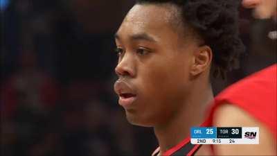 [Highlight] Scottie Barnes grabs the rebound and then goes coast-to-coast with the statue of liberty slam