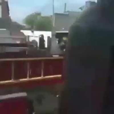 E lá vai ele salvar o dia