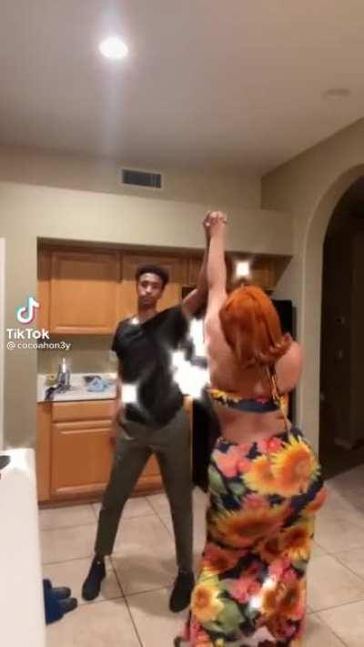 I know this is old, but she is literally my body goals 😍🤤