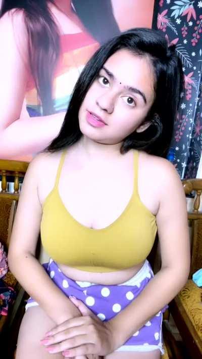 Those jugs and the lift 🤤😍👄🥛