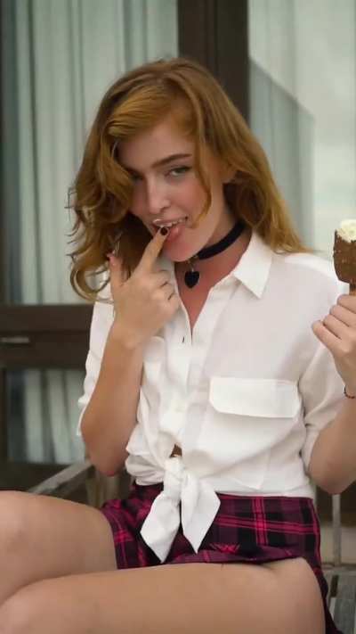Jia Lissa eating ice cream (Part 1)