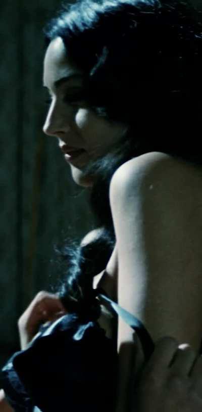 Monica Bellucci in Malena (1080p, Cropped For Mobile & Color Corrected)