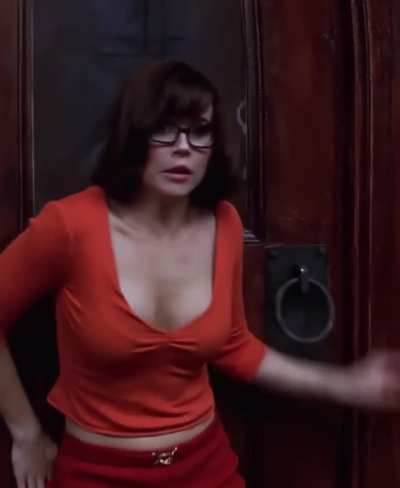 Linda Cardellini in Scooby-Doo (2002)