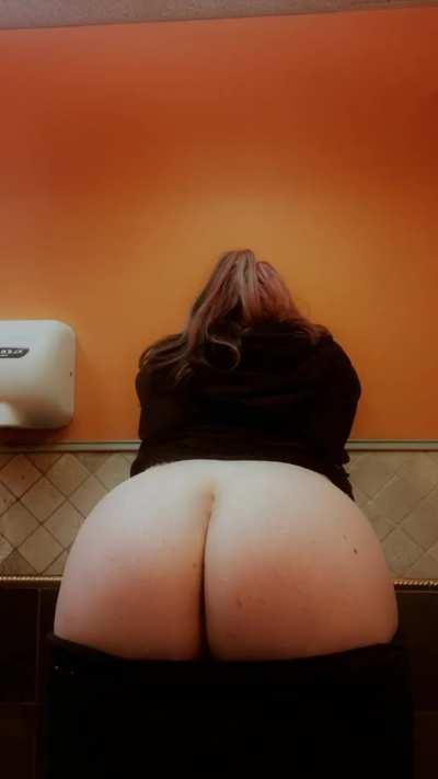 Letting it rip after Taco Bell 💨