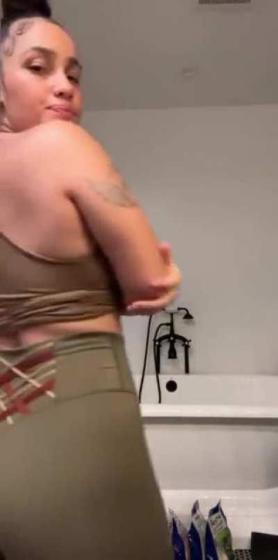 Hoopz under-rated sista kortnee_d