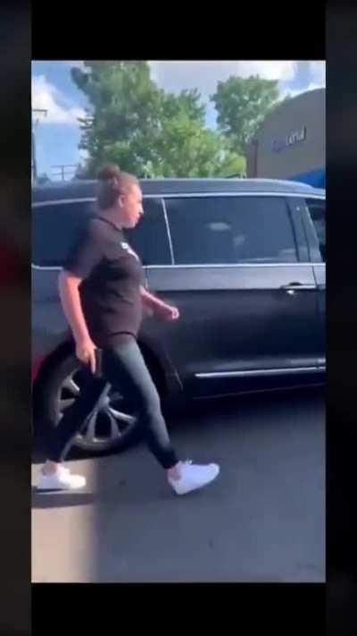 Another racist middle aged lady shrieking in racist fear