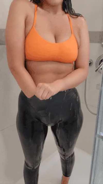 I love how sexy this shine is because of the water 😍