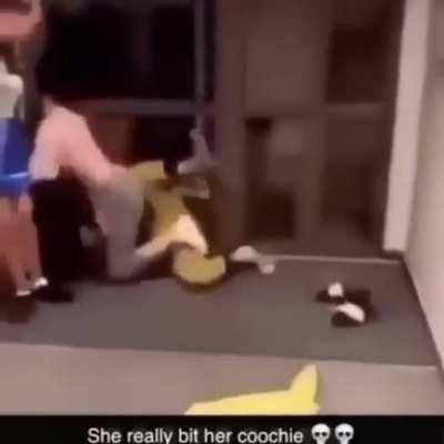the coochie biting is crazy💀