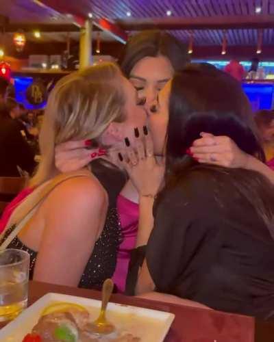 Kissing threesome