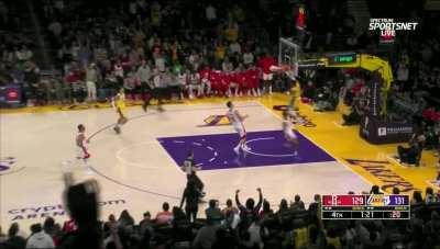 [Highlight] Westbrook outruns the Rockets and throws it down