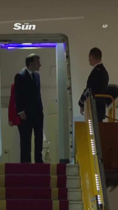 Why didn't the kiss 😘