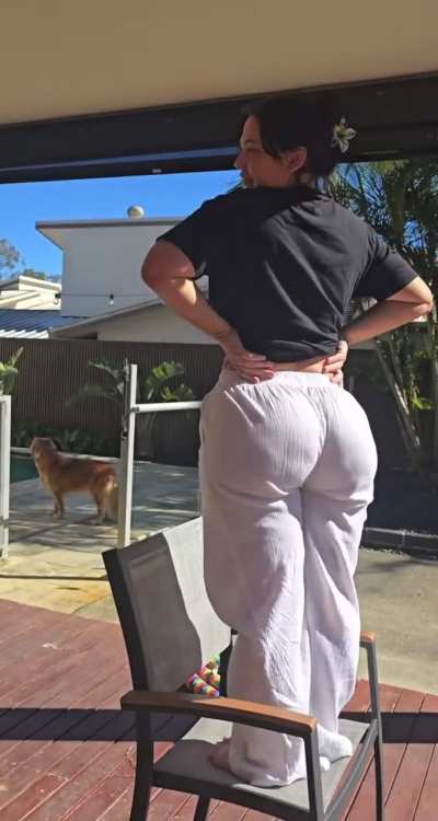 Outdoor ass control.. 🎮