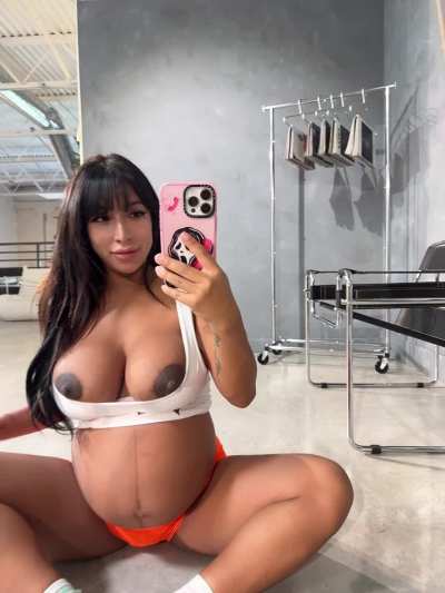 where can I sign up to be your preggo slut tonight? 