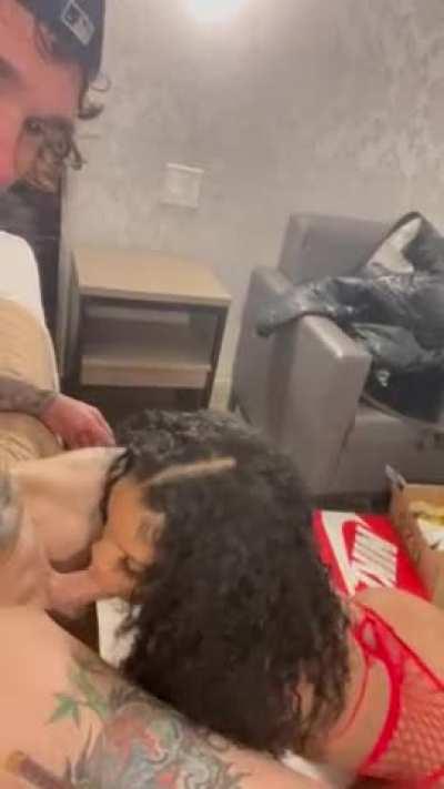 Santa’s slutty helper 😈🤶🏽🍆😎