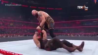 That time when Braun Strowman and Big Show decided to do some Chain Wrestling.