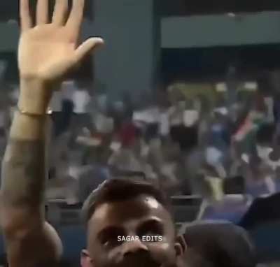 Wholesome Interaction Between Kohli and a Fan