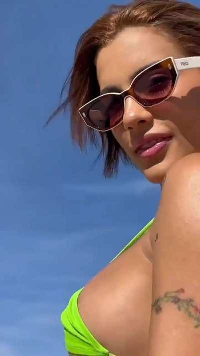 Kenia Gonzalez (@kemusicr)