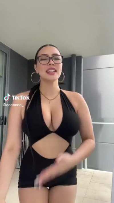 Thicc ass asf @cococee_