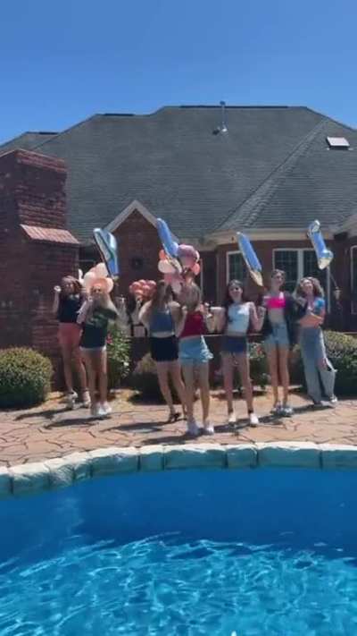 #throwbackthursday Tag who u see in this!! @lillybketchman @lillyandstaceyk