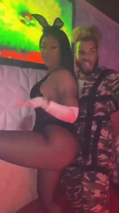 BUNNY 👯‍♀️🍑💦