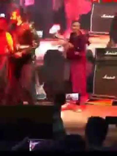 WCGW lifting a heavy woman