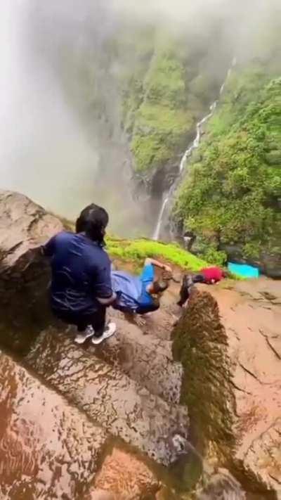 Steady your steps.ð±