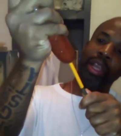 Prison inmate shows us how he cooks summer sausage...