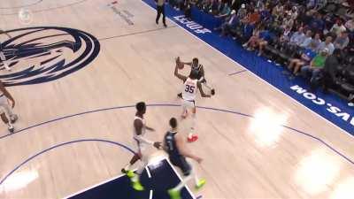 [Highlight] Kyrie cooks KD and gets to the basket for the and-1 (replay)