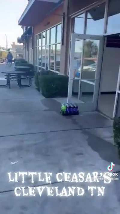 Little Ceasars gets caught transporting overflowing dough bins in the back of dirty vehicle