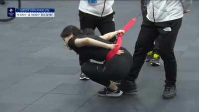 How speed skaters warmup