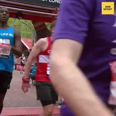 A man literally ran the London marathon as the big ben