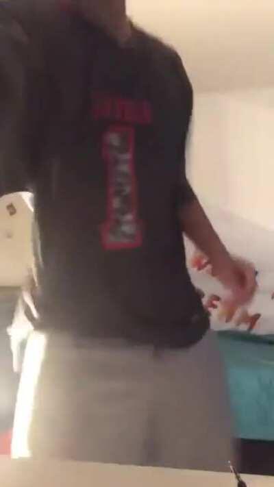 Rodditor ITist executa corect bottle cap challenge