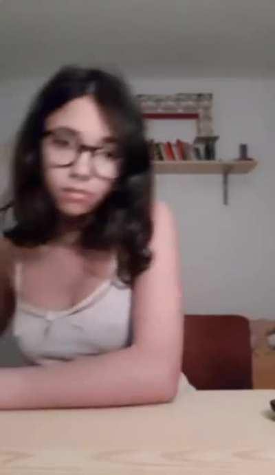 Alguien la conoce?/ Anyone know her?