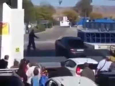 Impatient driver leaves ferry too early