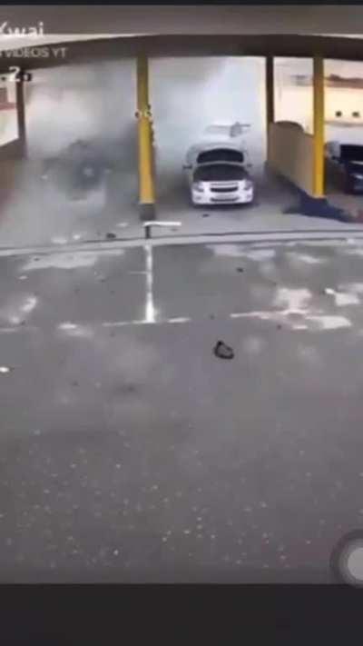 Car explodes in Pakistan 