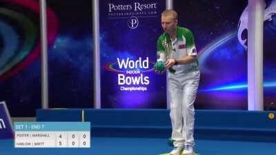 Bowler Nick Brett makes back-to-back amazing shots at the 2020 World Indoor Bowls Championship