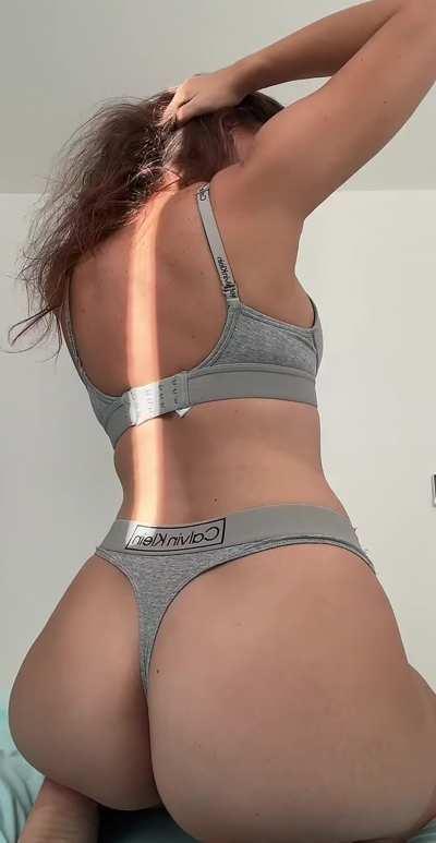 My fantasy is for a married reddit fan to use me as his fucktoy