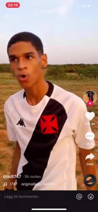 Can someone write in portuguese(dont translate) what he is saying in this video?