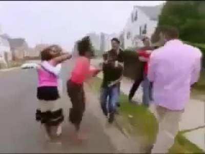 How black people would act if restaurants served free fried chicken 😂🤣