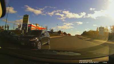 Where did this guy get his license? Wrong answers only [oc]