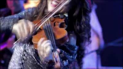 Lili haydn doing funkadelic's maggot brain cover using a violin