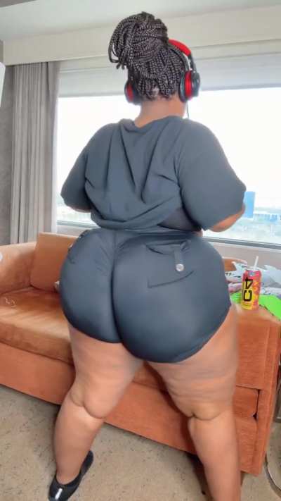 Those bbws with them big 60 inch asses got me in a chokehold