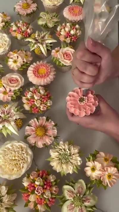 Floral cupcake creations.