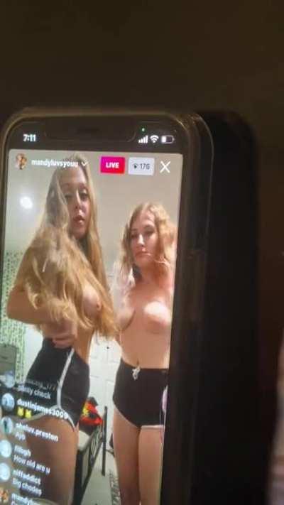 we’re live on @mandyluvsyouu