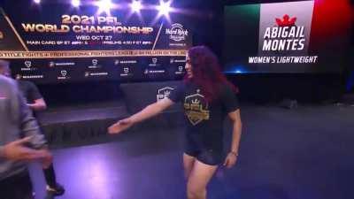 Claressa Shields vs. Abigail Montes - Press Conference Staredown | 2021 PFL World Championship