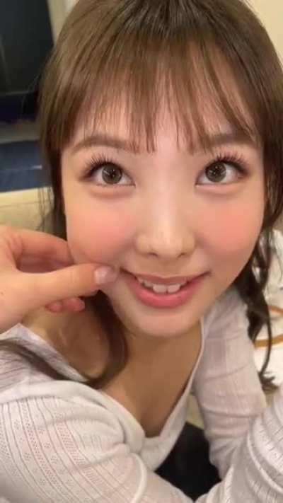 Nayeon cheeks
